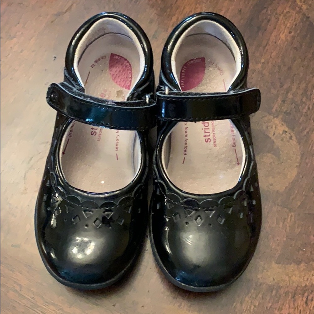 Stride Rite Black pat and leather maryjane‘s